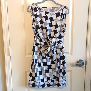 DVF Della 100% Silk Twill Printed Black and White Dress Sz 6